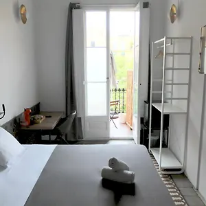 fabrizzios-petit.topbarcelonahotels.com/