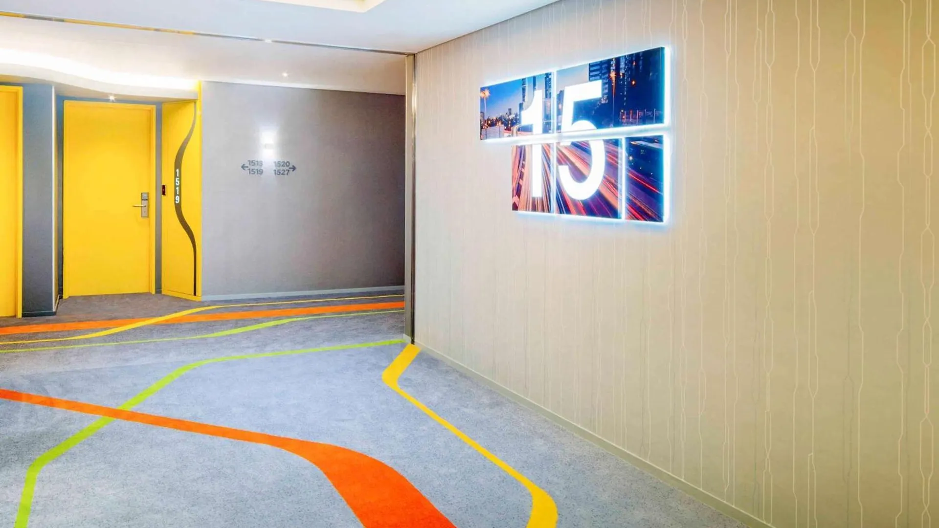 מלון Ibis Styles Ambassador Seoul Gangnam 3*,